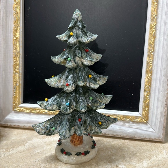 Lemax holiday decorated tree Stands Aprox. 6” tall - Picture 5 of 8